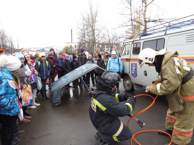 В ПОСЕЛКЕ ПАЛАТКА ПРОШЕЛ "ДЕНЬ ОТКРЫТЫХ ДВЕРЕЙ"